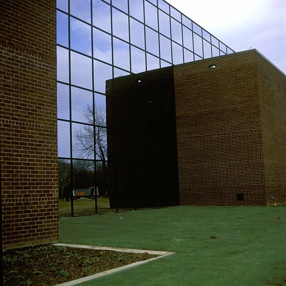 Reinforced-Turf Mats were installed in the areas where the flight simulators enter the building at the Federal Express Flight Simulator building in Memphis, Tennessee, using Grasspave2.
