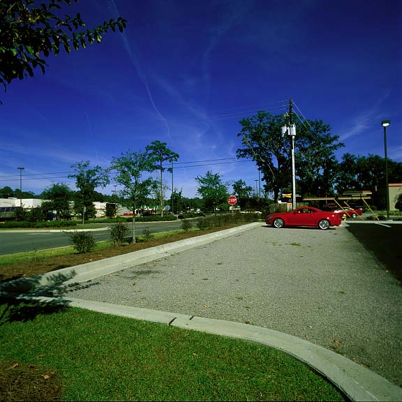 Aggregate Paving was installed in the parking area of Ruby Tuesday, Beaufort, South Carolina, using Gravelpave2.