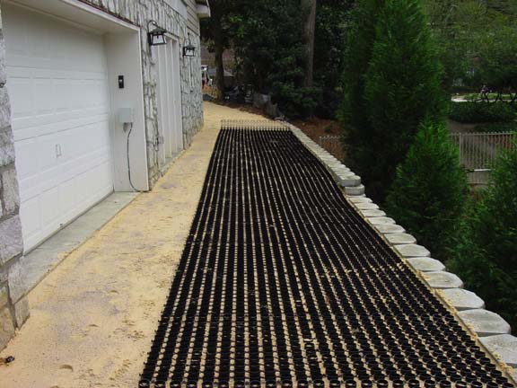 Grass-Reinforcement Mats were installed in the driveway of this private residence in Atlanta, Georgia, using Grasspave2.